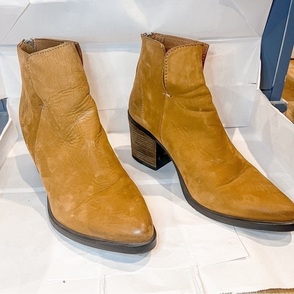 Steve Madden Pawel Heel Cognac Suede Bootie Size 8.5 - Picture 1 of 11